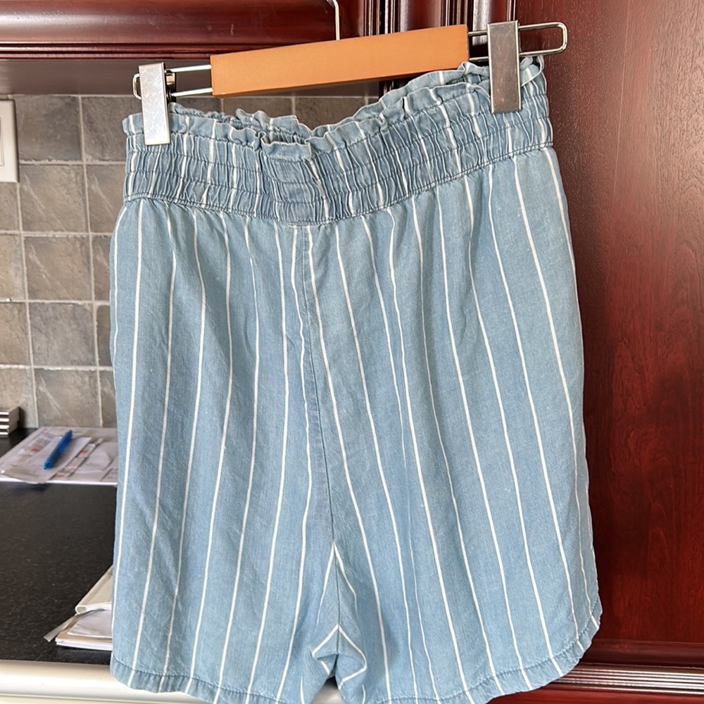 DYNAMITE blue/white paper bag shorts size medium - Picture 8 of 9